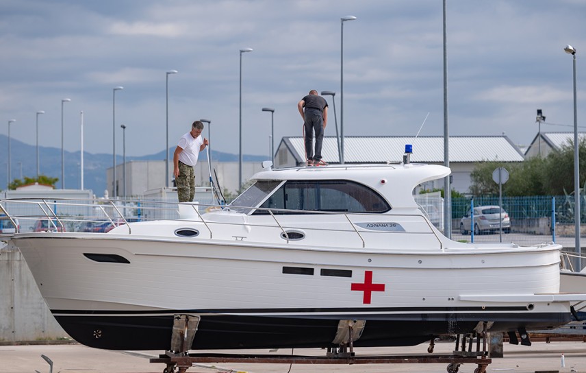 Adriana 36 boat services