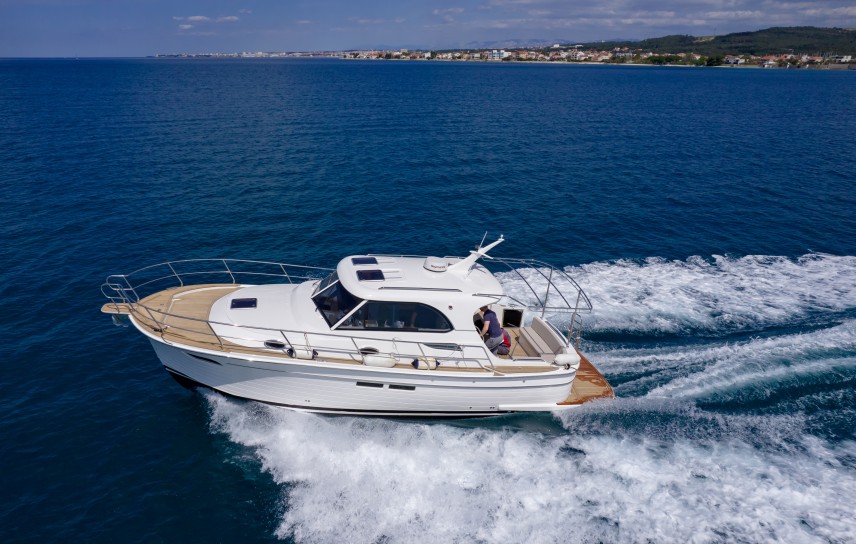 Adriana 36 boat eksterijer