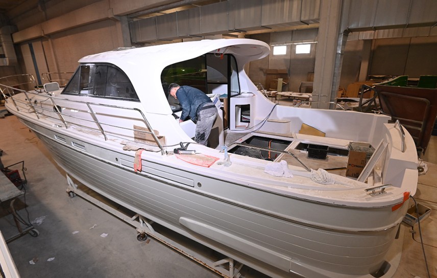 Adriana boat design