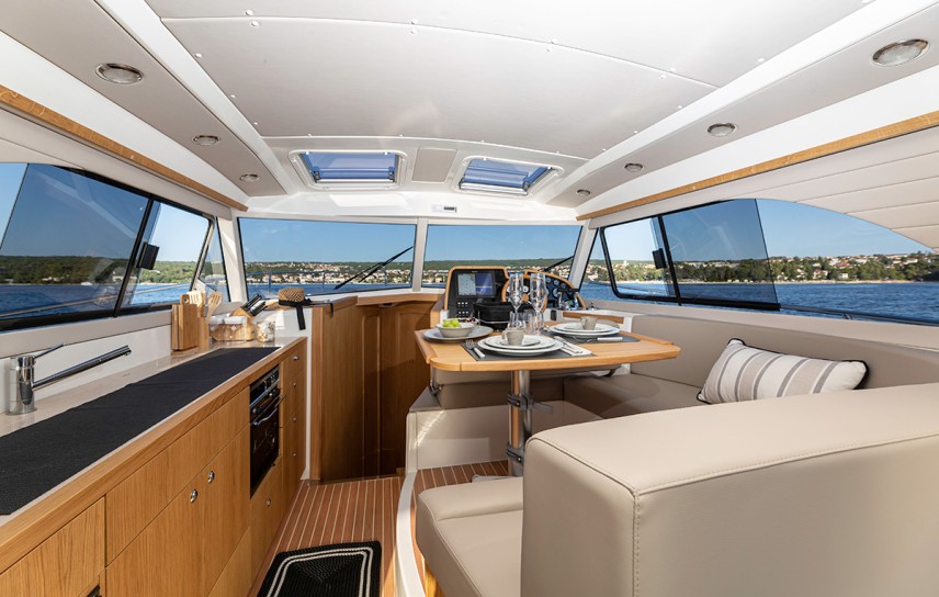 Adriana 36 boat interijer