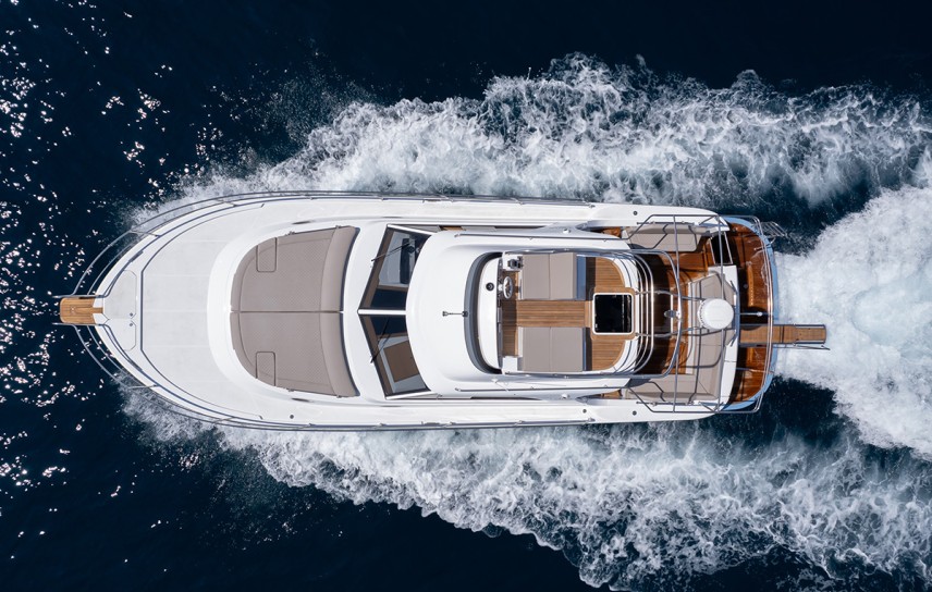 Adriana 44 Fly boat eksterijer