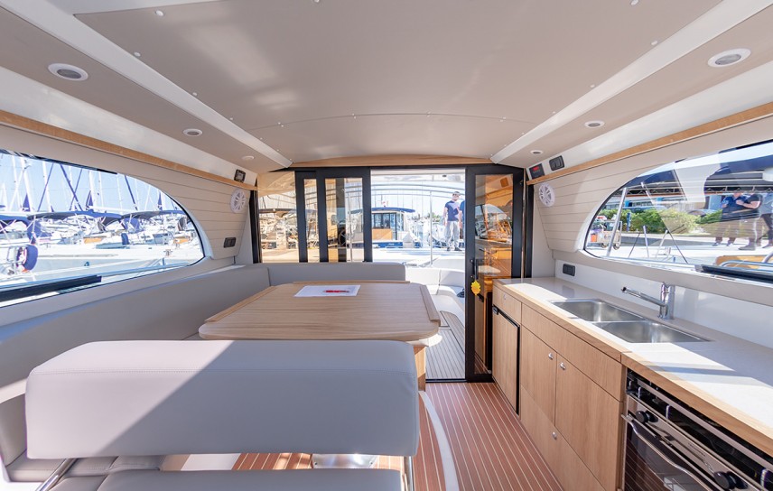 Adriana 36 boat interijer